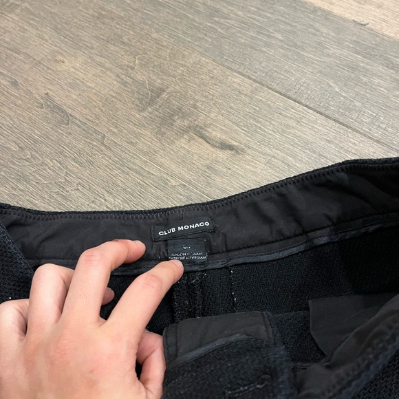 Club Monaco Low waist short with scallop hem - Picture 3 of 3